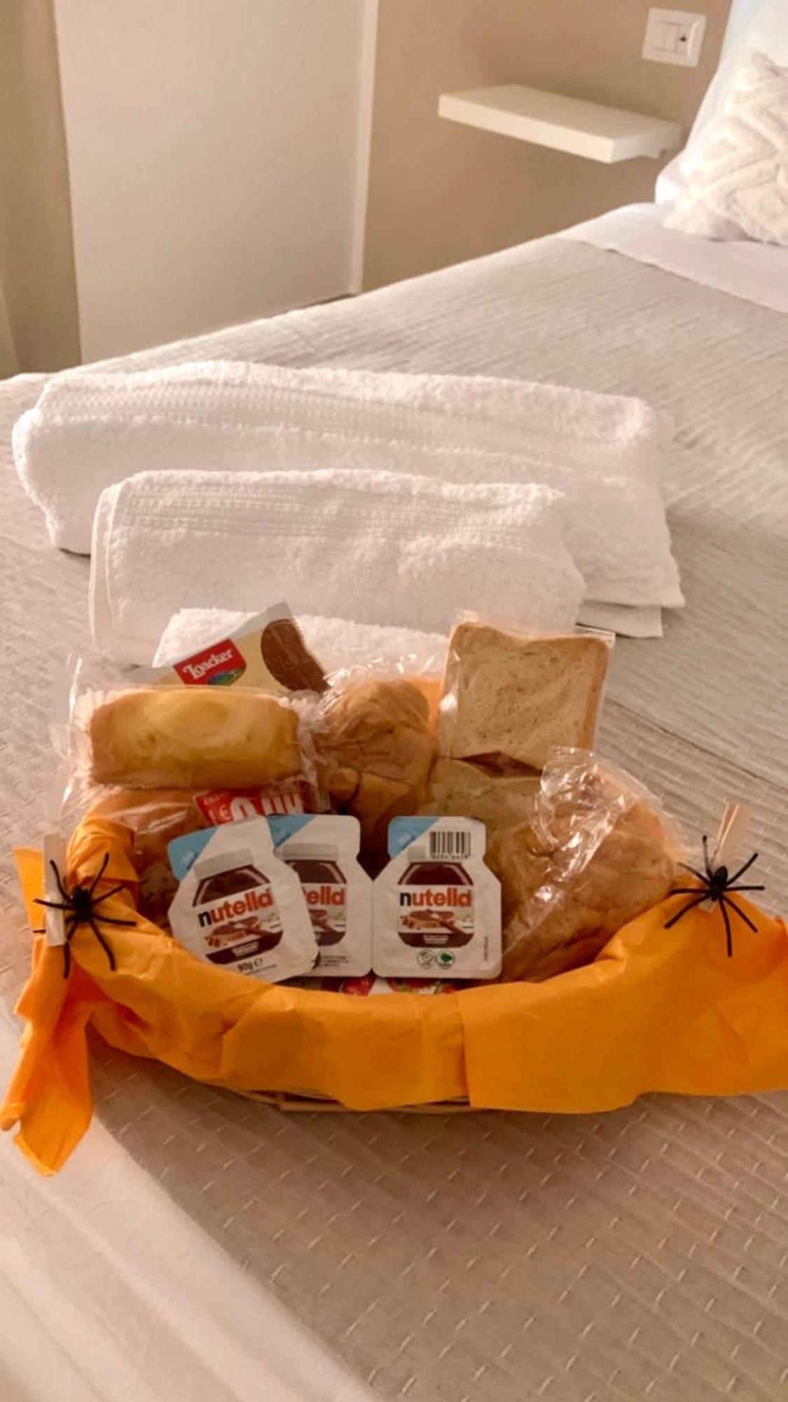 Crystal B&B Napoli Bagian luar foto